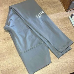 Fleo gray sage green color 🤩